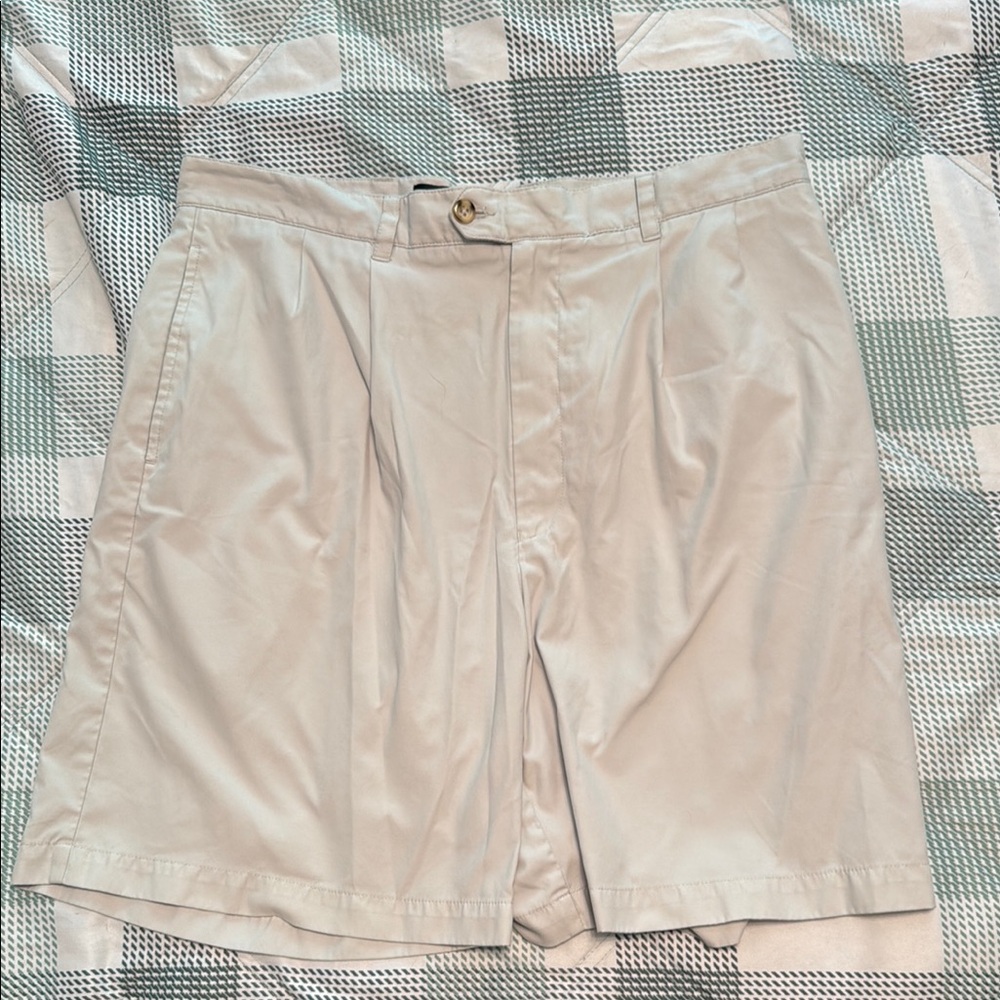 Stylish Brandini Men's Cream Flat Front Shorts size 36